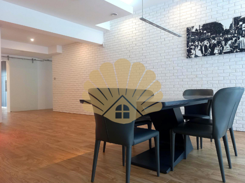 Nowoczesny dom w Książenicach.