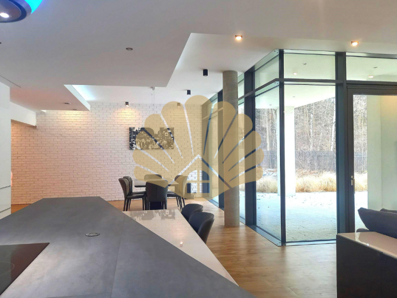 Nowoczesny dom w Książenicach.