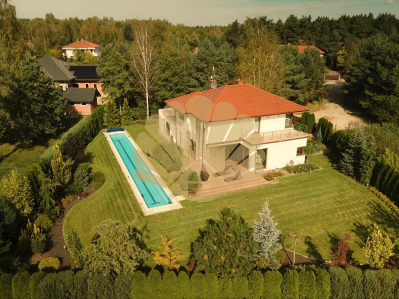 Luksusowy dom z basenem - GRODZISK MAZOWIECKI