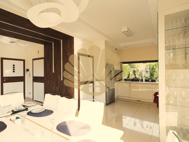 Luksusowy dom z basenem - GRODZISK MAZOWIECKI