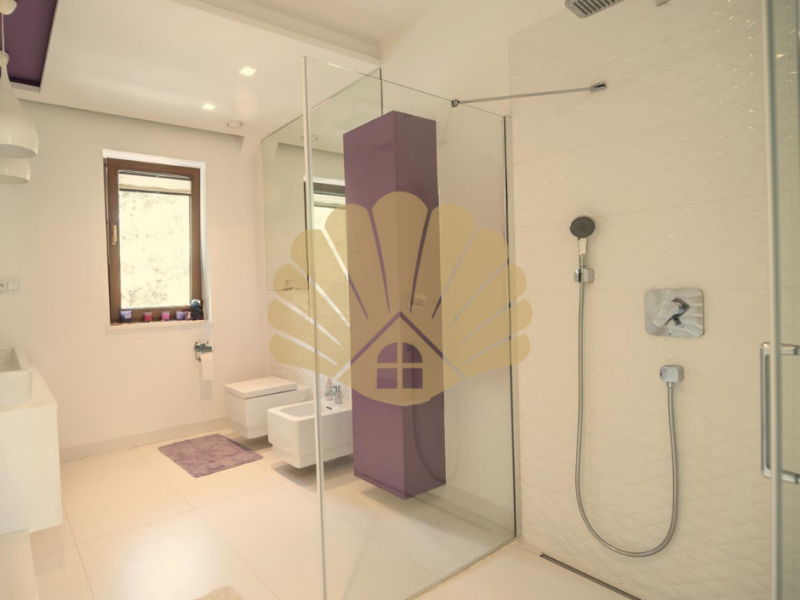 Luksusowy dom z basenem - GRODZISK MAZOWIECKI