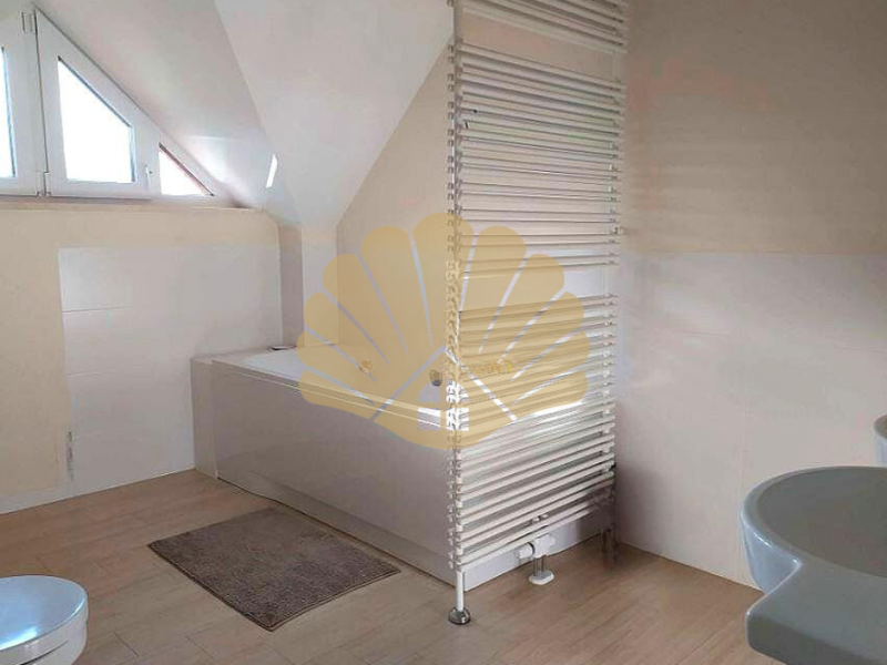 DOM -GRODZISK MAZOWIECKI