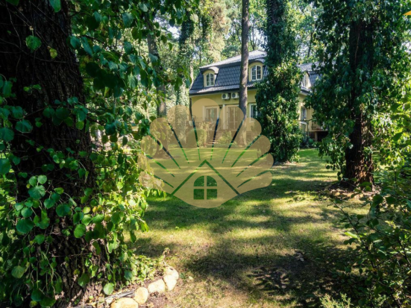 Villa - GRODZISKI, PODKOWA LEŚNA