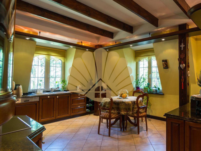 Villa - GRODZISKI, PODKOWA LEŚNA