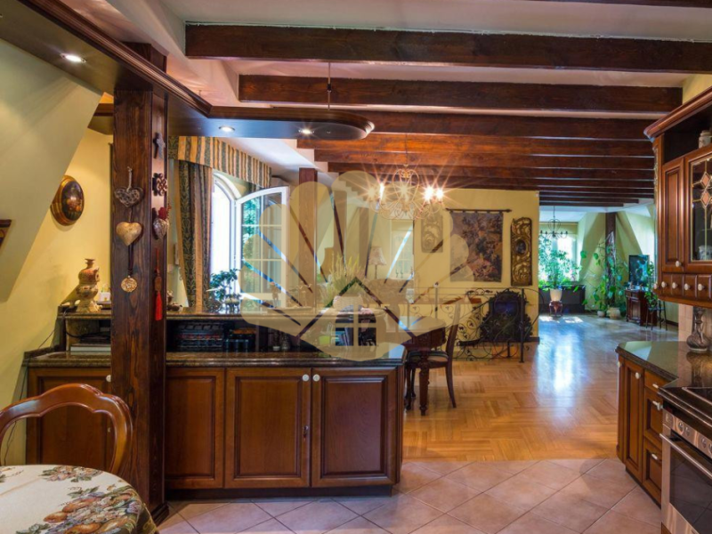 Villa - GRODZISKI, PODKOWA LEŚNA